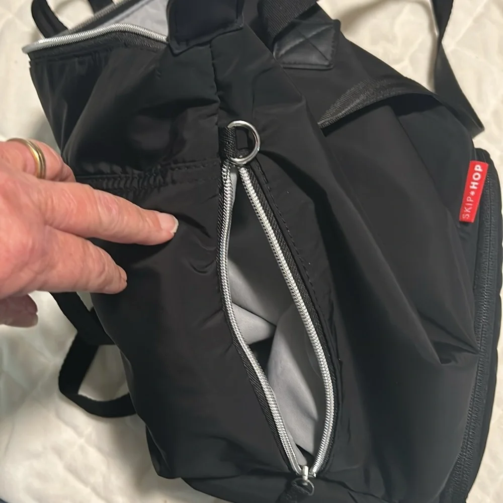 Skip Hop Diaper/Back Pack NWOT in excellent condition w/diaper changing station